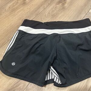 Lululemon shorts size 6